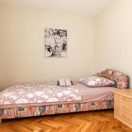 Apartment Goreta *