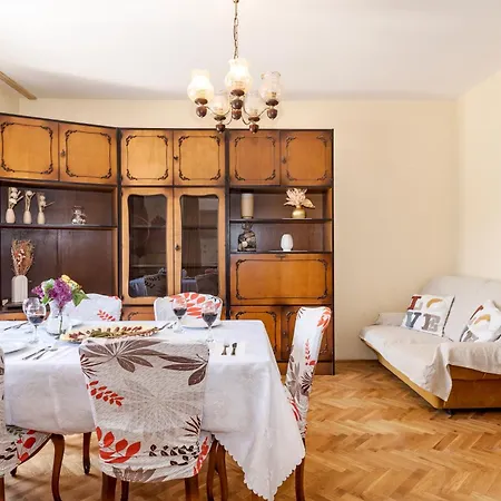 Apartment Goreta *